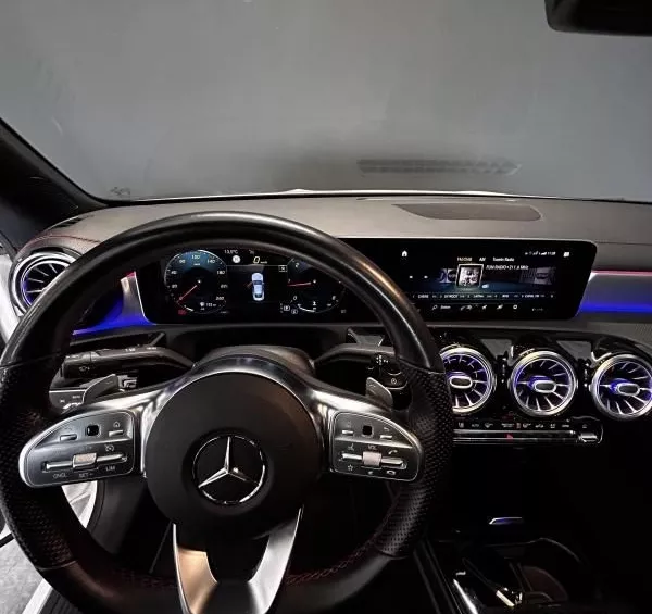 Mercedes-Benz CLA CLA200 - 2.0 d 8G-Dct 150 cv* boîte auto , camera 360 toit ouvrant ,suivi Mercedes